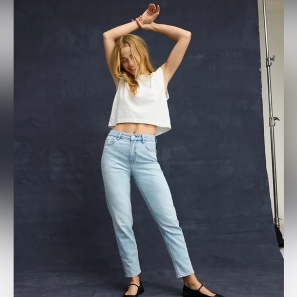 AE Strigio Mom Jean - Picture 1 of 13